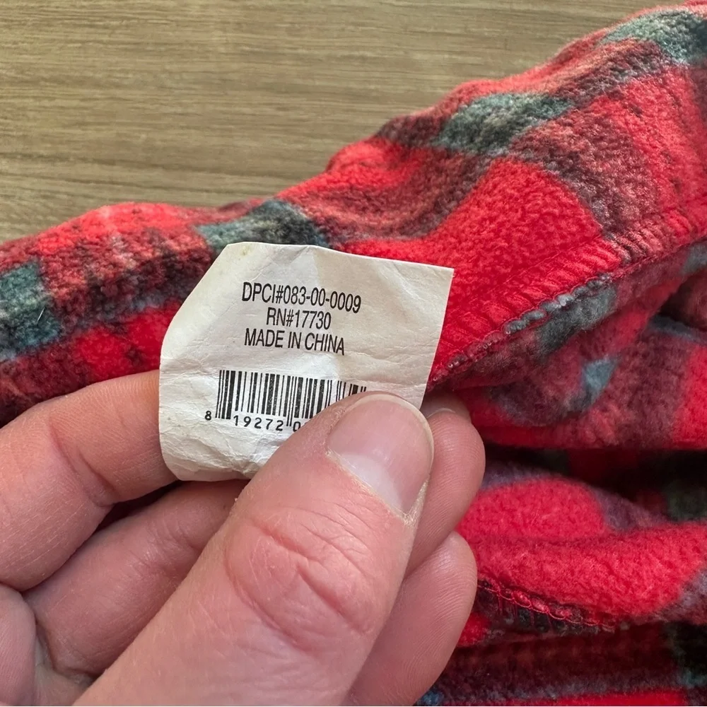 N/A red plaid